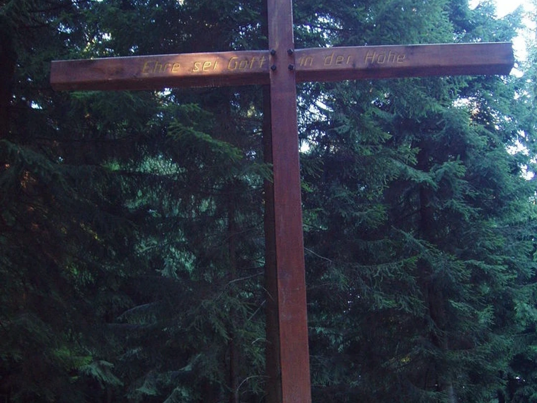 Gipfelkreuz auf dem Bastenberg