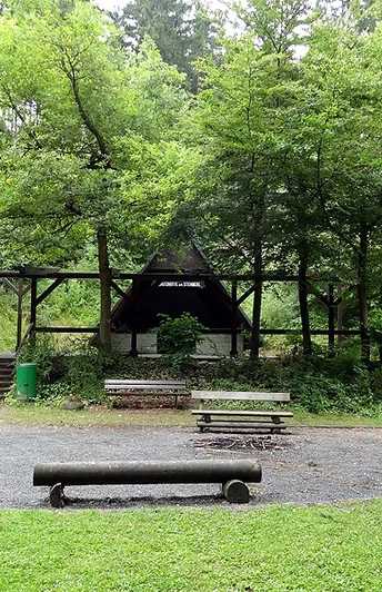 Schutzhütte am Wanderheim in Ostwig