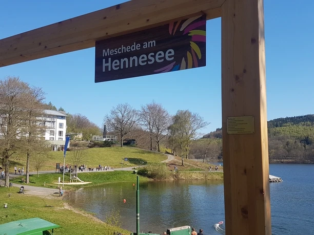 Fotospot an der Schiffsanlegestelle Hennesee