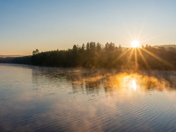 Morgennebel über dem Möhnesee