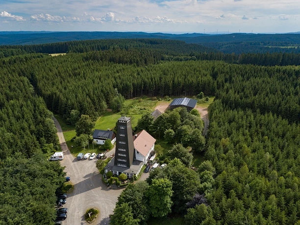 Rhein-Weser-Turm_Luftaufnahme