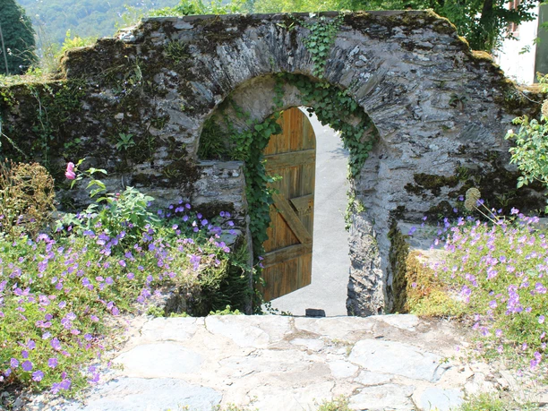 Garten der Versuchung am Schloss Neuweilnau