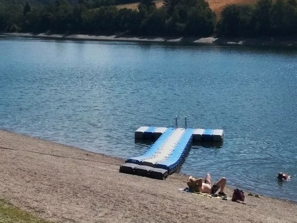 Strandbad Helminghausen - Badesteg