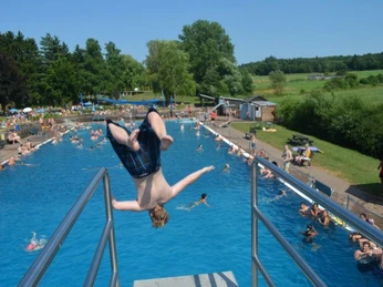 Sprungeinlage im Ludwig-Bender-Bad