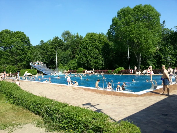 Freibad Glashütten-Schloßborn