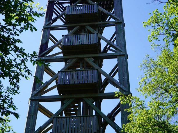 Atzelbergturm nach dem Brand 2017 Atzelbergturm nach dem Brand 2017