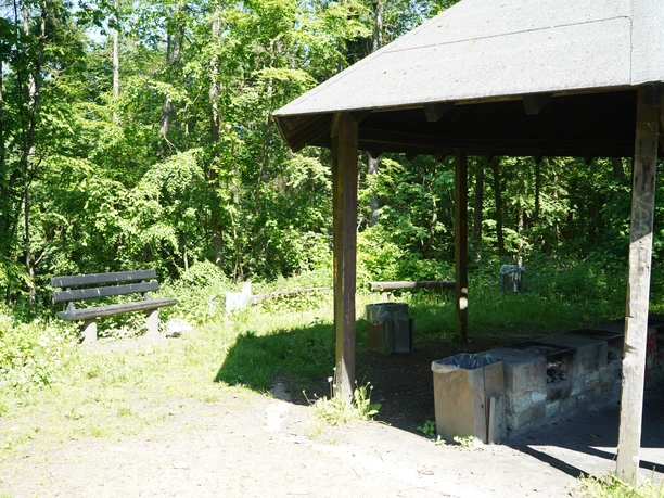 Grillplatz am Atzelbergturm Grillplatz am Atzelbergturm