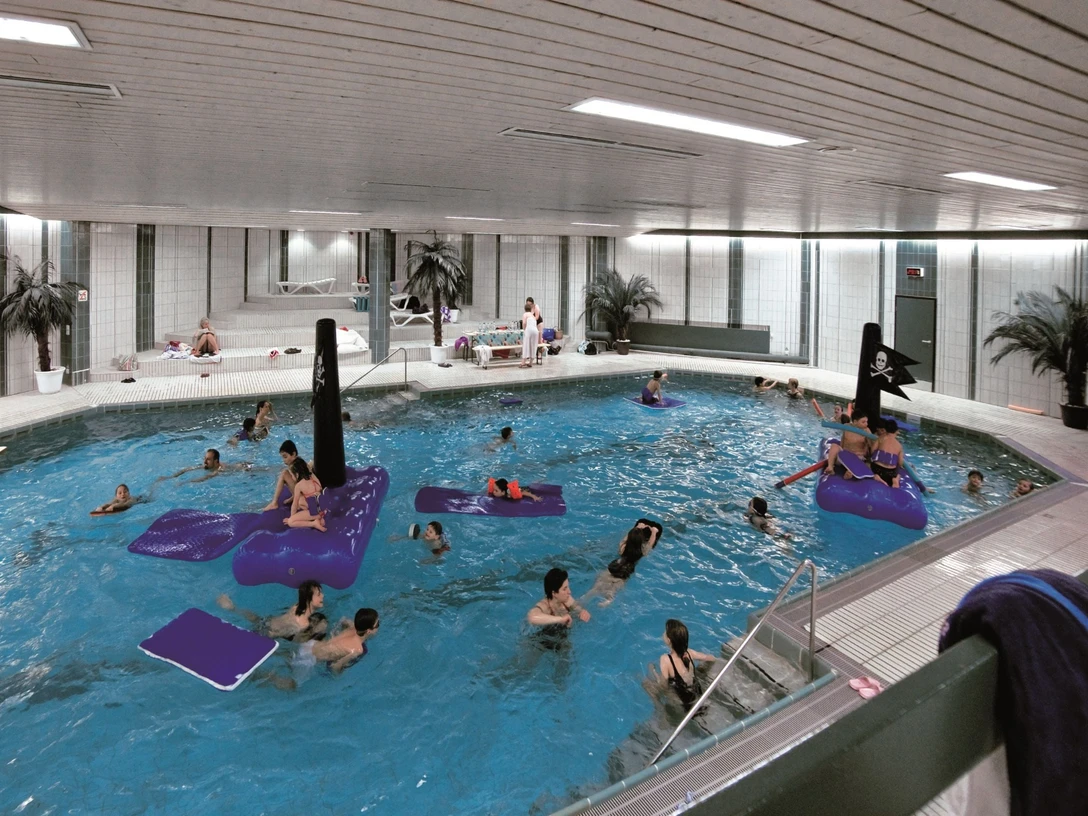 Badespaß im Hallenbad des Kurhaus Bad Camberg