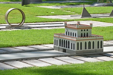 Minigolf, Gotisches Haus