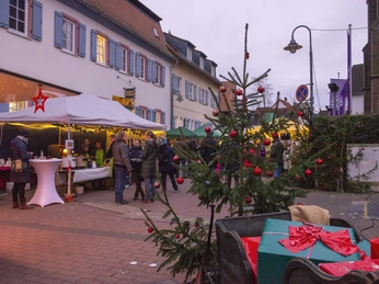 Ein Muss im Dezember: Der Nikolausmarkt im und um das Heimatmuseum.