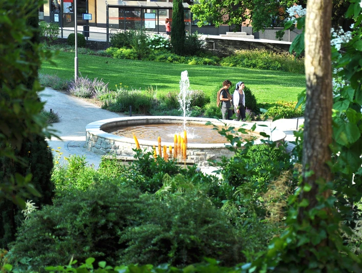 Brunnen im Schulgarten Foto KKK
