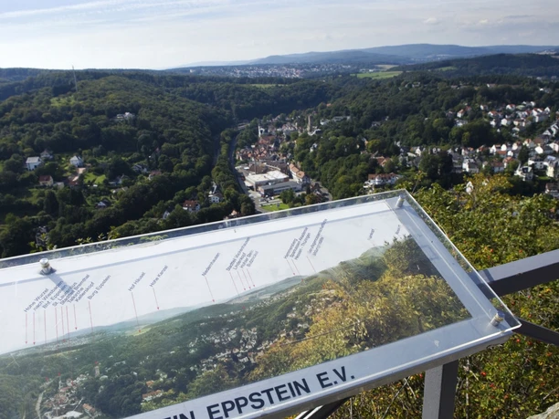 Kaisertempel Blick auf Eppstein