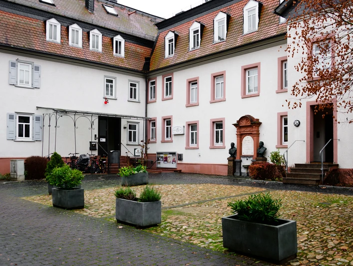 Kleinkunstbühne Garniers Keller im historischen Institut Garnier