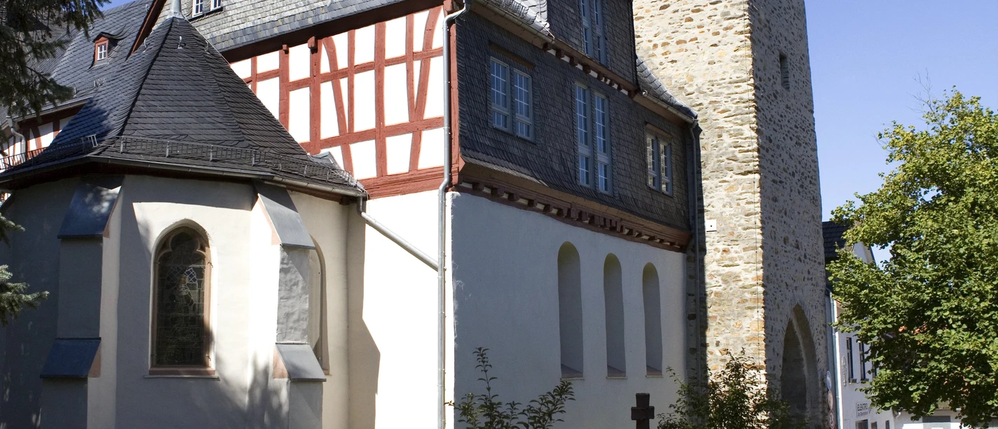 Hohenfeldkapelle am Stadt- und Turmmuseum mit Obertorturm_Bad Camberg