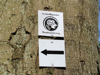 Wegweiser Keltensiedlung Heidetränk-Oppidum