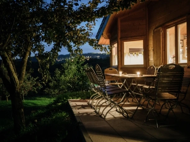 Obsthof Krieger - Terrasse am Abend