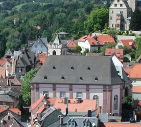 Streitkirche, dahinter der Turm der Johanniskirche