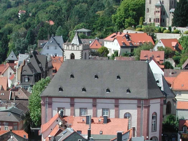 Streitkirche, dahinter der Turm der Johanniskirche
