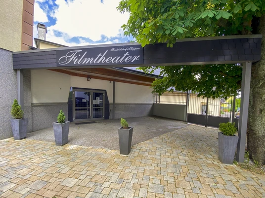 Seit über 100 Jahren eine Institution in Friedrichsdorf - das Kino in Köppern.
