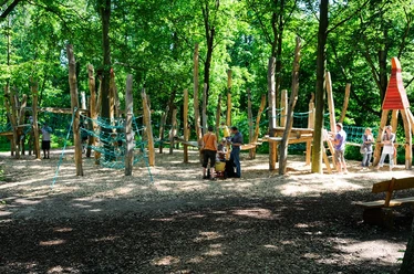 KIKS UP Waldspielplatz im Goldsteinpark