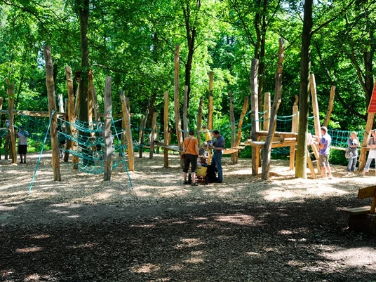 KIKS UP Waldspielplatz im Goldsteinpark