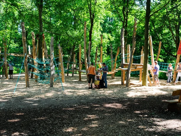 KIKS UP Waldspielplatz im Goldsteinpark