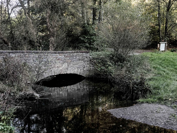Die kleine Brücke über die Ennepe im Startbereich