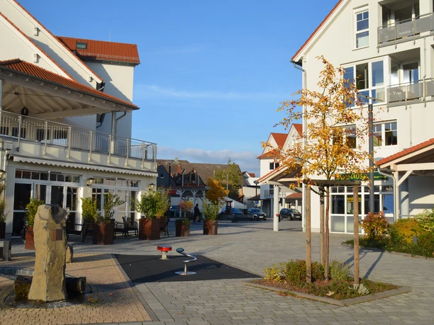 Sonnenterrasse des Café Klatsch in der Wehrheimer Mitte
