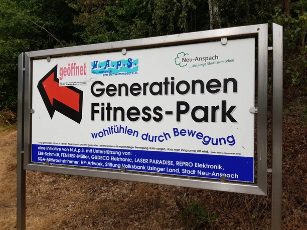 Hinweisschild Generationen Fitness-Park