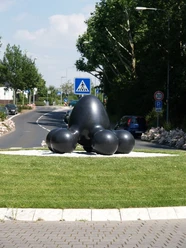 Masayuki Koorida "Flower" (2008) "Seed" (2007) seit 2010 in Eschborn