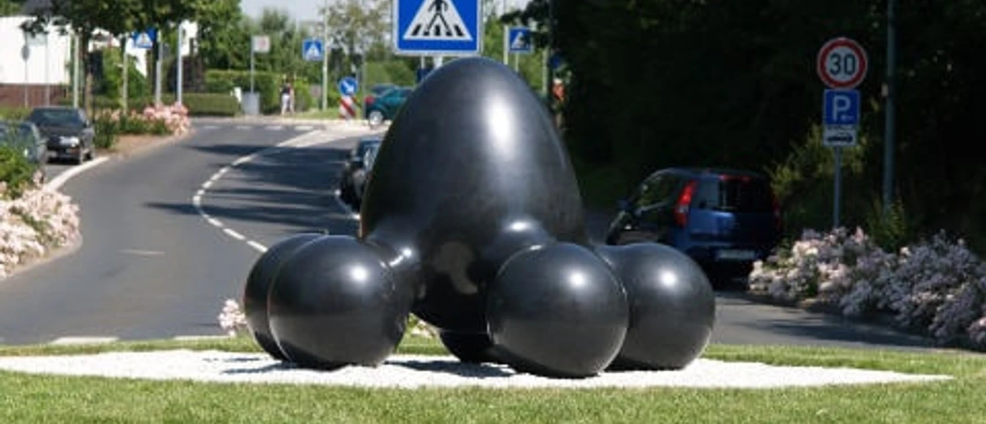 Masayuki Koorida "Flower" (2008) "Seed" (2007) seit 2010 in Eschborn