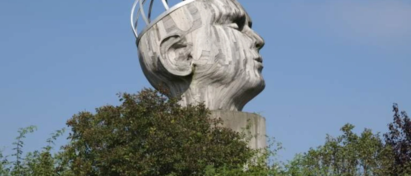 Florian Borkenhagen "Travel a Head" (2001) seit 2003 in Eschborn