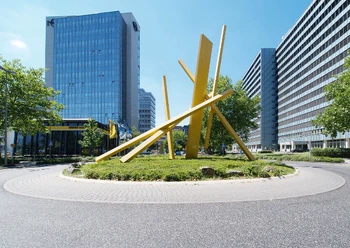 John Henry "Fulcrum" (2001) seit 2002 in Eschborn