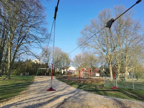 Seilbahnen auf dem Traktorspielplatz