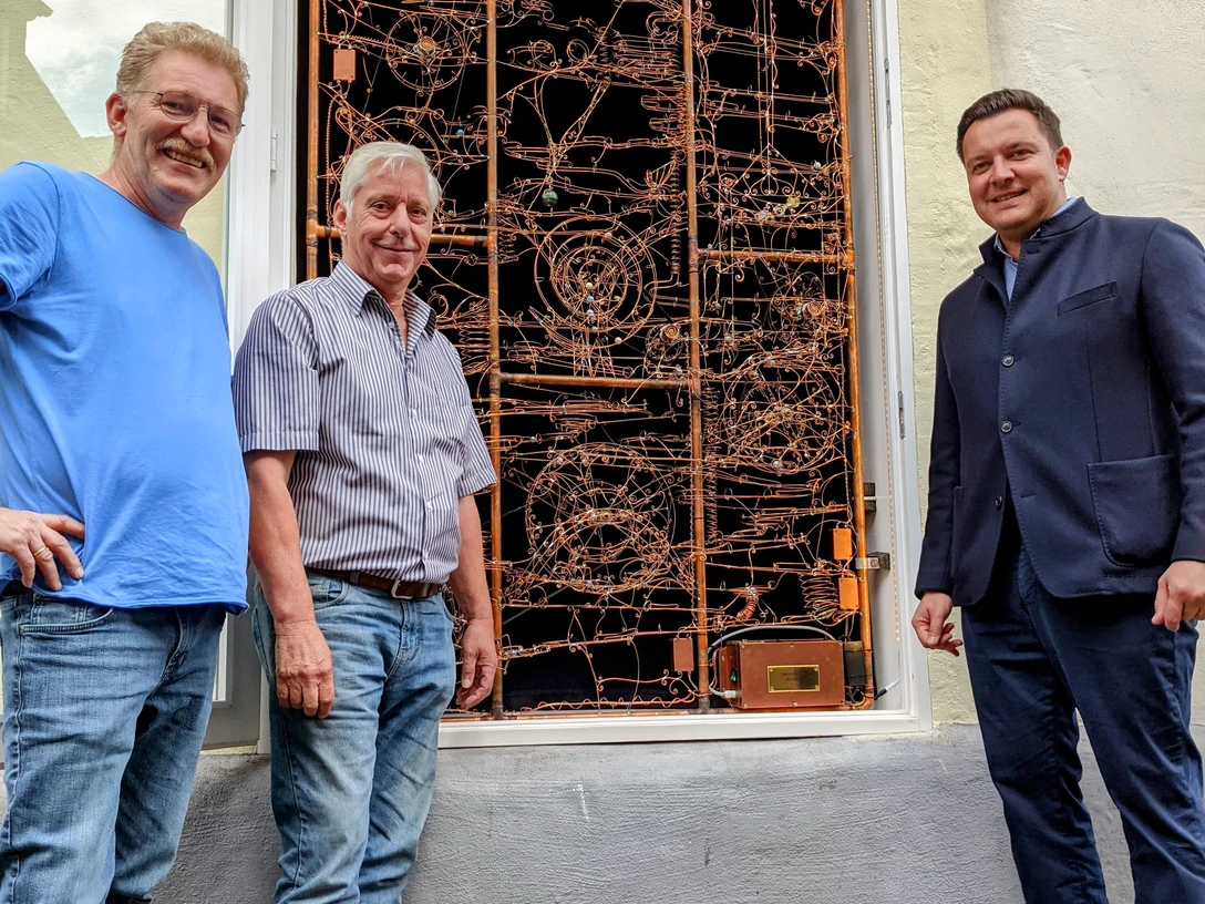 Kugelbahn in Übergröße in der Hofheimer Altstadt