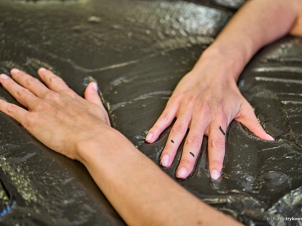 ein Moorbad ist wohltuend für Körper und Geist