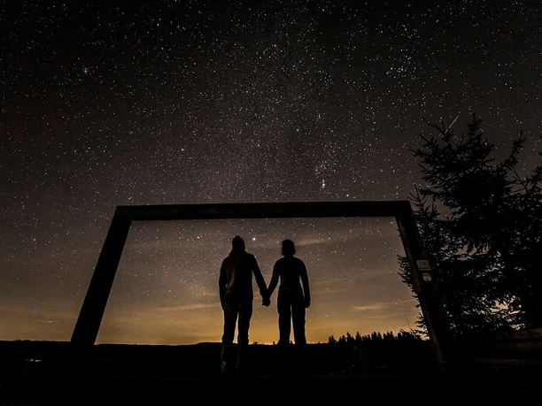 Sternenhimmel über dem Rothaarsteig-Landschaftsrahmen