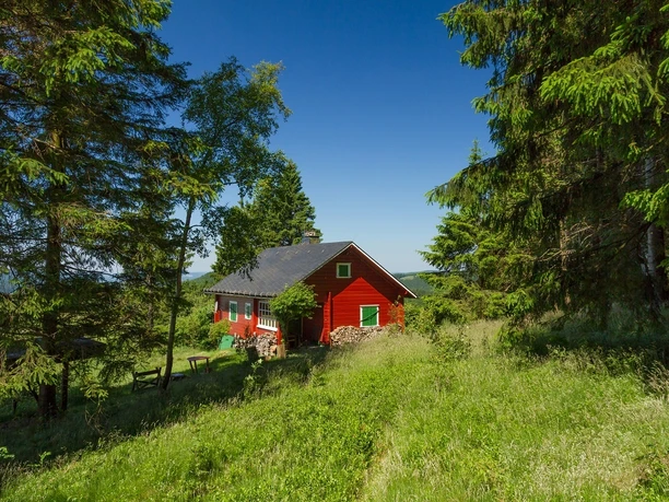 Rotes Haus am Rothaarsteig zwischen Lenneplätze und Langewiese