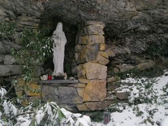 Mariengrotte am Dümel, Nuttlar (Winter) (Bestwiger Panoramaweg)