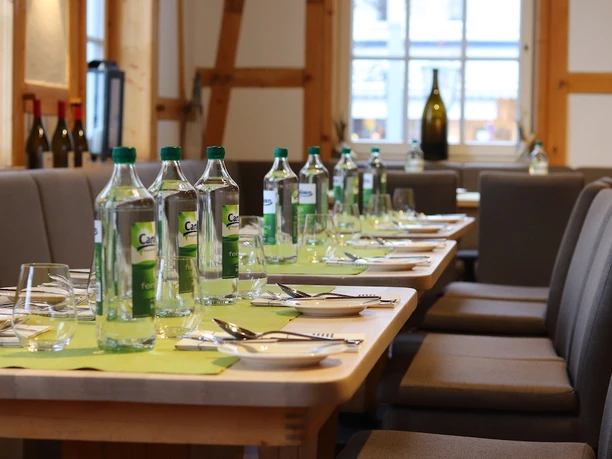 gedeckter Tisch Innenraum Gasthaus Zur Börse
