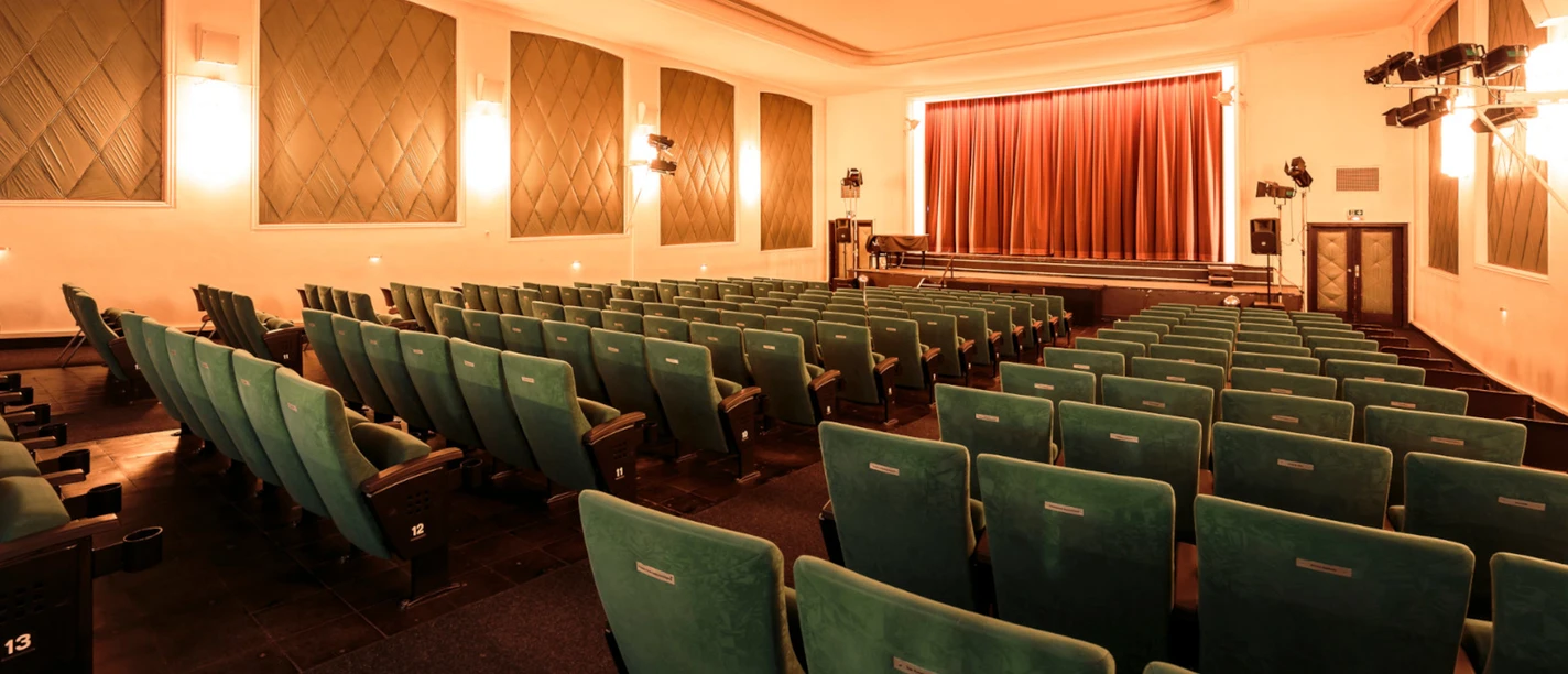 Filmclub im Filmtheater Universum-c-universum.jpg