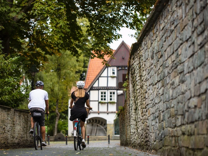 Radfaher im Soester Stadtkern