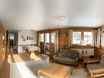 Wohn-Essraum Klappbetten