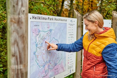 Infotafel für den Heilklimapark Hochtaunus