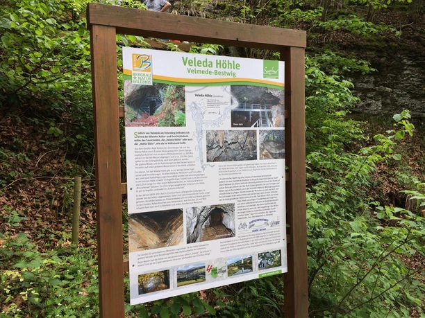 Infotafel an der Veleda Höhle in Bestwig-Velmede
