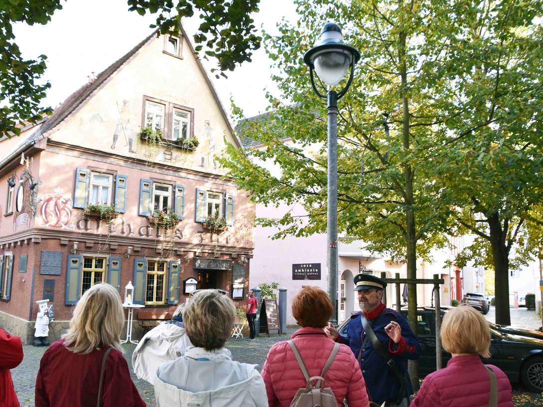 Bad Nauheim - Führung Mit Serschande Heinrich auf Kontrollgang