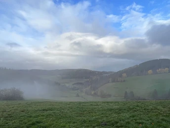 Am Wanderweg R2 bei Rattlar