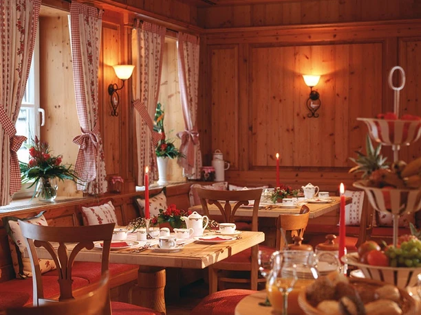 Innenansicht gemütlicher Gastraum Romantik Landhotel Knippschild Innenansicht gemütlicher Gastraum Romantik Landhotel Knippschild