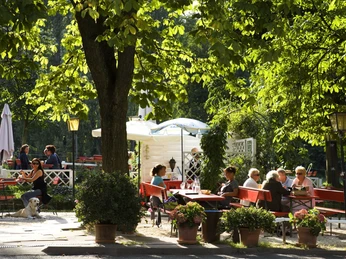Außenterassse des Gimbacher Hofs