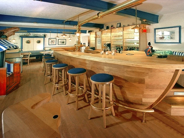 Restaurant K-zwo mit Bar